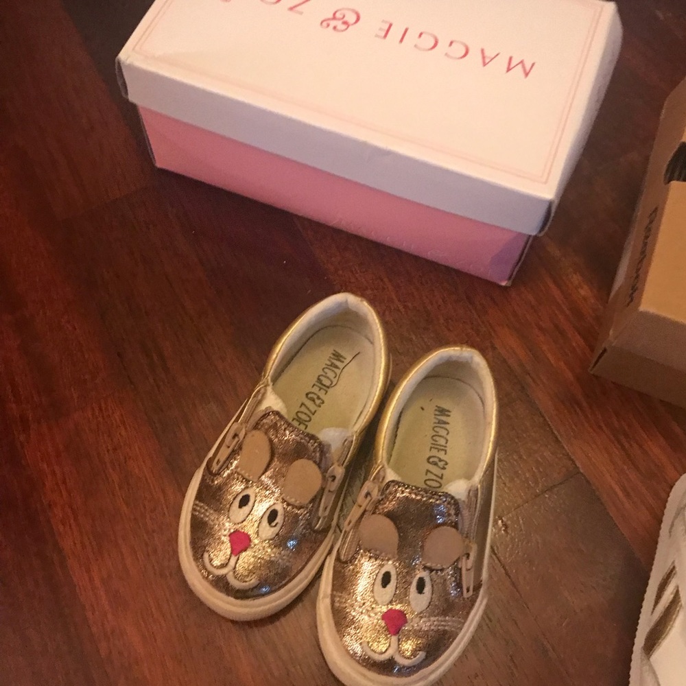 Toddle shoes